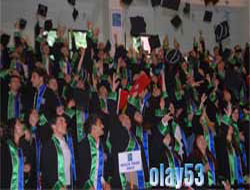 Rize Üniversitesi Mezunlarını verdi