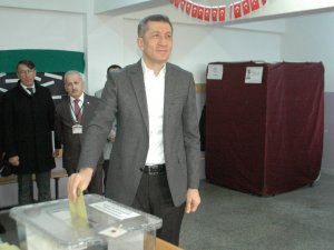Bakan Selçuk: "Oy Kullanmak Da Bir Millet Ödevi"