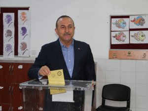 Dışişleri Bakanı Çavuşoğlu Oyunu Alanya’da Kullandı