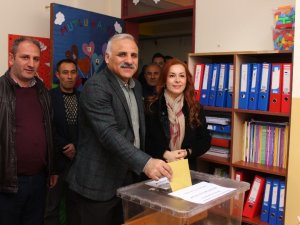 Cumhur İttifakı Ak Parti Trabzon Büyükşehir Belediye Başkan Adayı Zorluoğlu Oyunu Kullandı