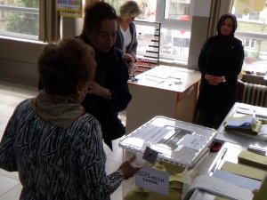 Ünlü Oyuncu Demet Akbağ Oyunu Kullandı