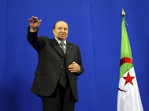 Cezayir Cumhurbaşkanı Buteflika İstifa Etti