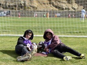 Gümüşhane Yeni Şehir Stadında İlginç Görüntüler