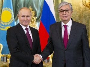 Kazakistan’ın Yeni Cumhurbaşkanı, Putin’le Görüştü