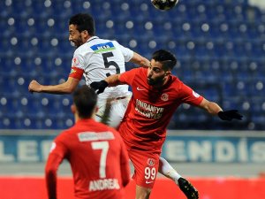 Akhisarspor Avantajı Kaptı