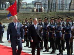 Bakan Akar, Kosova’da Askeri Törenle Karşılandı