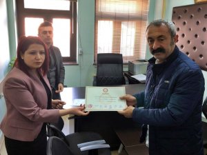 Komünist Başkan Maçoğlu, Mazbatasını Aldı