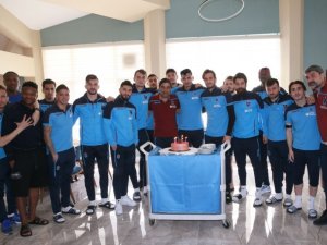 Uğurcan Çakır’a, Antalyaspor Maçı Öncesi Doğum Günü Sürprizi