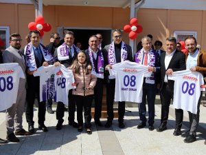Beşiktaş Kulübü Başkanı Fikret Orman Memleketi Hopa’da Anaokulu Açılışına Katıldı