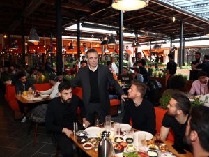 Fenerbahçeli Futbolcular Moral Yemeğinde Bir Araya Geldi