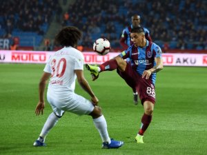 Spor Toto Süper Lig: Trabzonspor: 1 - Antalyaspor: 1 (İlk Yarı)