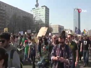 Berlin’de Artan Kiralar Protesto Edildi