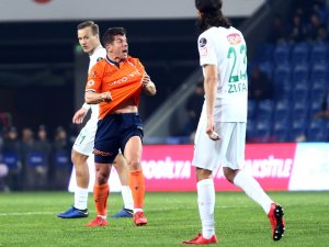 Emre Formasını Yırttı