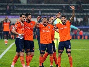Başakşehir Şampiyonluk Yolunda Bir Engeli Daha Aştı