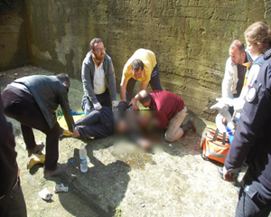 Rize'de Duvar Yaparken 4 Metre Yükseklikten Düşen Yaşlı Adam Yaralandı