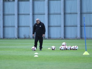Mesut Bakkal, Bursaspor’da İlk Antrenmanına Çıktı