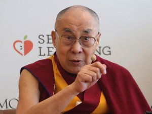 Tibet Ruhani Lideri Dalai Lama Hastaneye Kaldırıldı