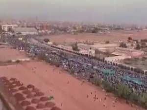 Sudan’da Darbe Sonrası Muhalifler Kutlama Yapıyor 