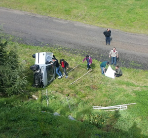 Kullandığı otomobiliyle havalimanına uçtu: 1 yaralı