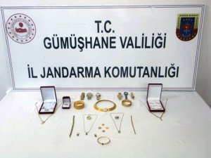 Evden 50 Bin Liralık Altın Çalan Hırsızlar Trabzon’da Yakayı Ele Verdi