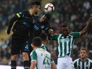 İlk Yarı Sessiz Bitti