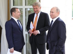 Medvedev Ve Peskov’un Yıllık Maaşları Putin’den Daha Fazla