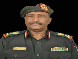 Sudan Askeri Geçiş Konseyi Başkanı İstifa Etti