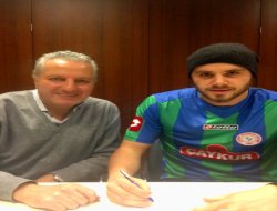 Trabzonsporlu Aykut Ç.Rize ile İmzaladı