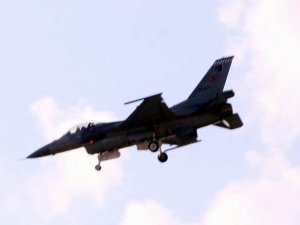Teröristler İnlerine Gömülüyor
