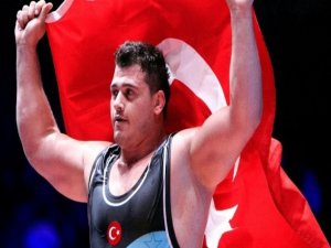Rıza Kayaalp’ten Tarihi Başarı