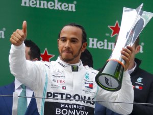 Çin’de Zafer Lewis Hamilton’ın
