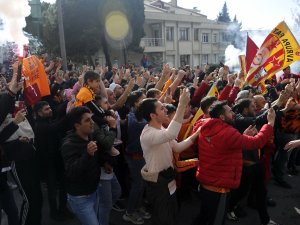Galatasaray, Kadıköy’e Hareket Etti