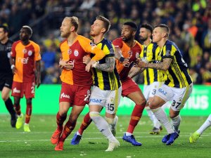 Spor Toto Süper Lig: Fenerbahçe: 0 - Galatasaray: 0 (İlk Yarı)