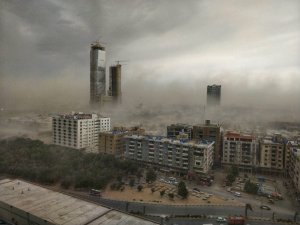 Pakistan’da Fırtına Can Aldı: 3 Ölü, 35 Yaralı
