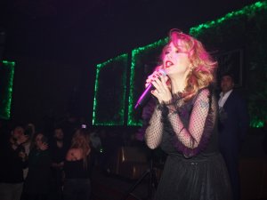 Şarkıcı Niran Ünsal’a Şok