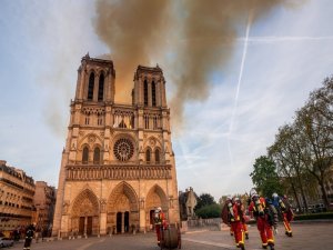 Ukrayna’dan Notre Dame İçin Yardım