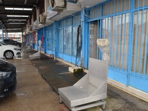 Hava Şartları Nedeniyle Küçük Balıkçı Denize Açılamayınca Trabzon Balık Hali En Sakin Gününü Yaşadı