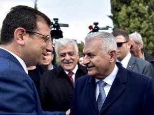 Binali Yıldırım İle Ekrem İmamoğlu Tokalaştı