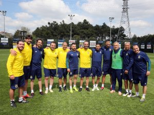 Fenerbahçeli Eski Futbolcular Maç Yaptı