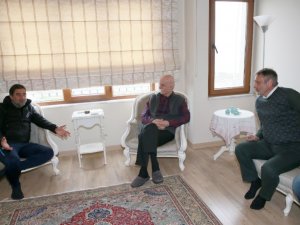 Efsane Teknik Direktör Özyazıcı’ya Sürpriz Doğum Günü Kutlaması