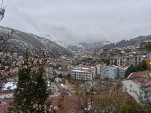 Gümüşhane 21 Nisan’da Beyaza Büründü