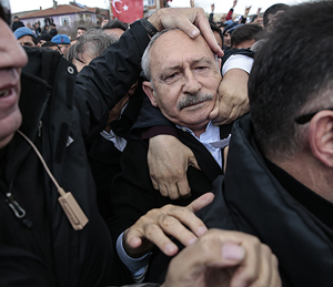 CHP Lideri Kılıçdaroğlu’na Şehit Cenazesinde Saldırı