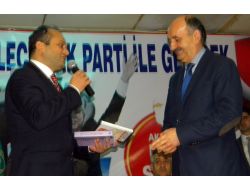 Müezzinoğlu'na Batı Trakya Türkülerinin Yer Aldığı Cd Hediyesi