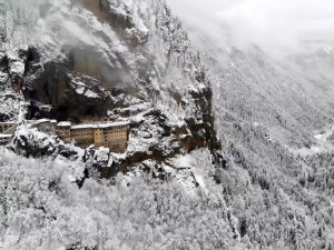 Sümela Manastırı’ndan Büyüleyici Kış Görüntüleri
