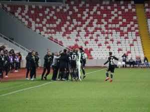 Spor Toto Süper Lig: Dg Sivasspor: 1 - Beşiktaş: 2 (Maç Sonucu)