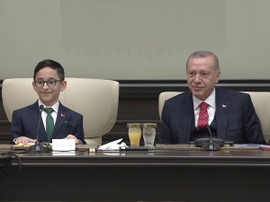 Cumhurbaşkanı Erdoğan, Koltuğunu Ozan Sözeyataroğlu’na Devretti