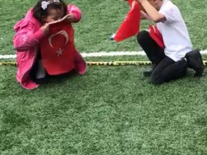 Çocukların Duygulandıran ‘Bayrak’ Sevgisi