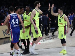 Anadolu Efes, Barcelona’yı Deplasmanda Ezdi Geçti
