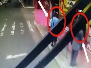 Yıkılan Duvarın Altında Ezildiler
