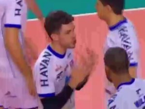 Olimpiyat Şampiyonu Röportaj Sırasında Bayıldı